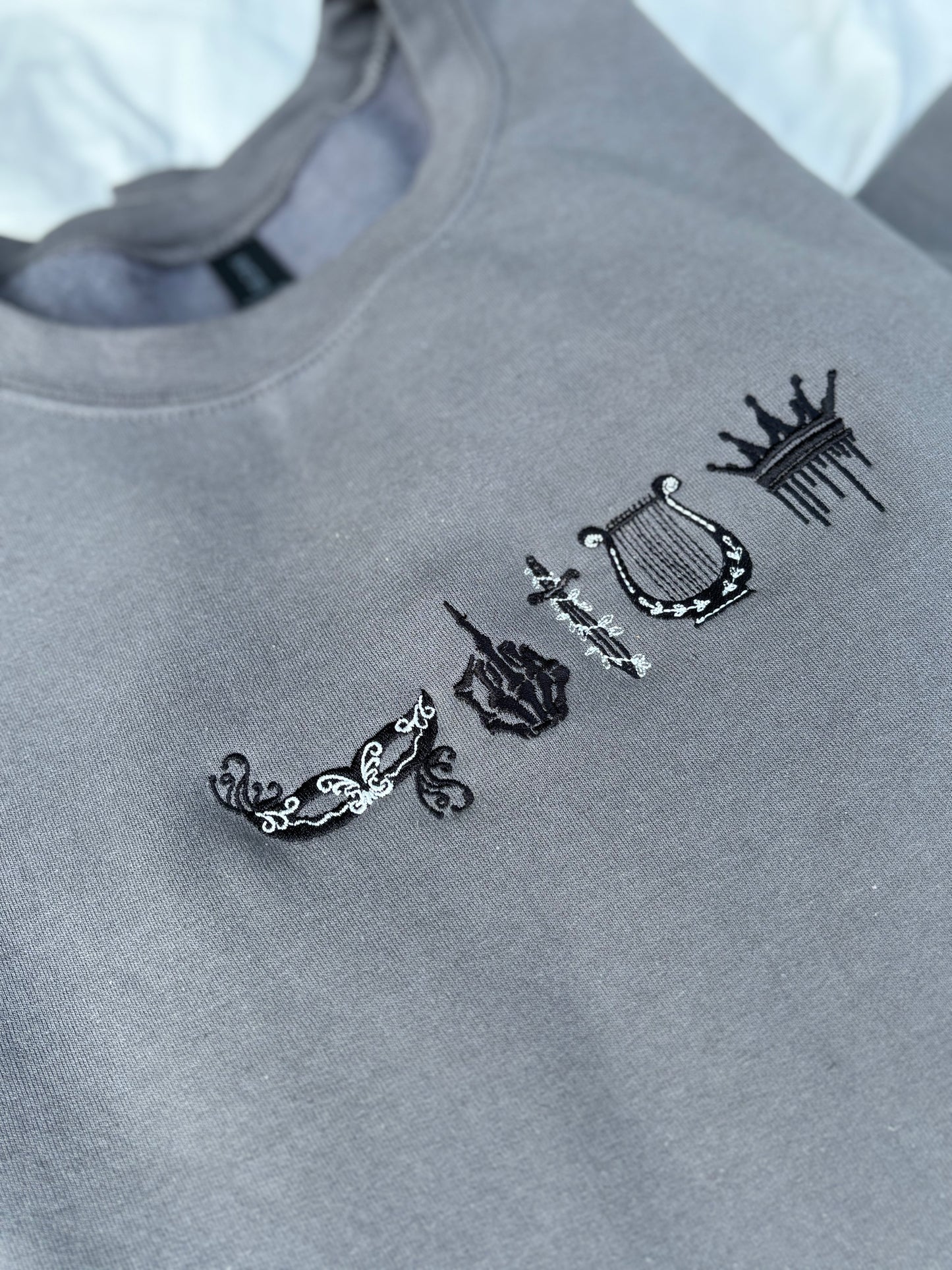 'Iconic Nesta' - Multiple Embroidered Options (Licensed ACOTAR Collection)