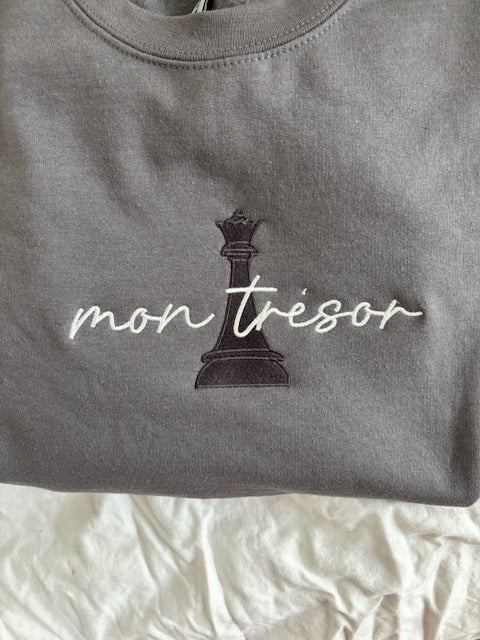 'Mon Tresor' Embroidered Sweatshirt (Kate Stewart's LICENSED Ravenhood® Collection)