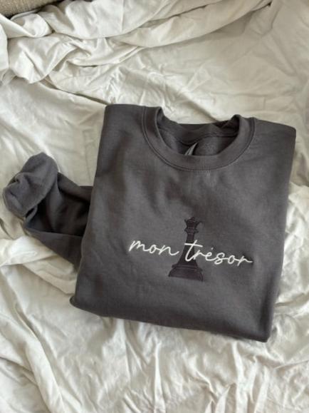 'Mon Tresor' Embroidered Sweatshirt (Kate Stewart's LICENSED Ravenhood® Collection)